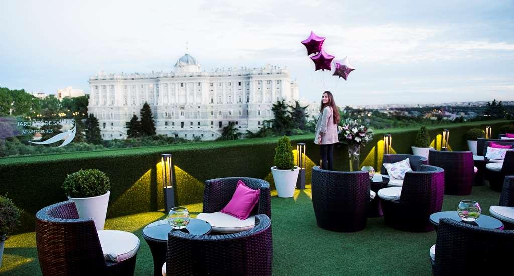 Apartosuites Jardines De Sabatini Madrid Kemudahan gambar