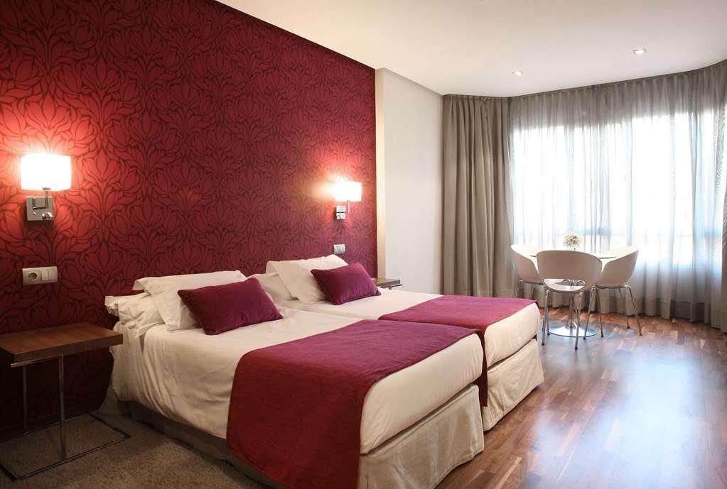 Apartosuites Jardines De Sabatini Madrid Bilik gambar