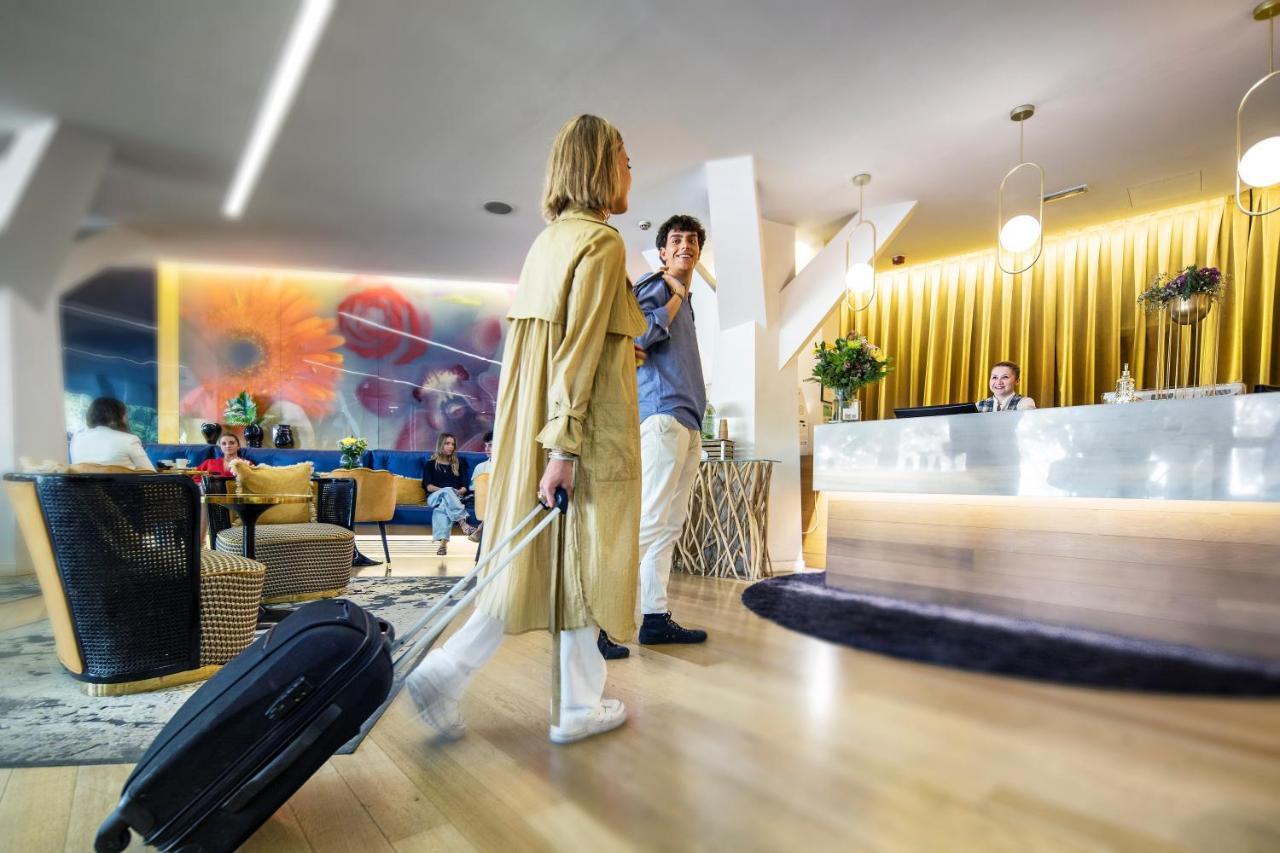 Apartosuites Jardines De Sabatini Madrid Luaran gambar