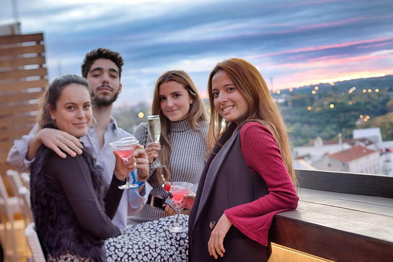 Apartosuites Jardines De Sabatini Madrid Luaran gambar