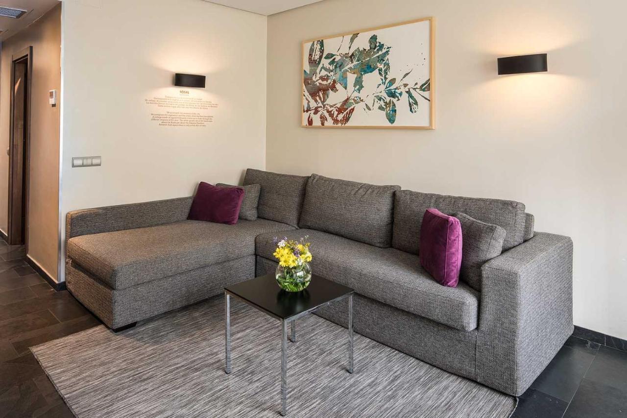 Apartosuites Jardines De Sabatini Madrid Luaran gambar