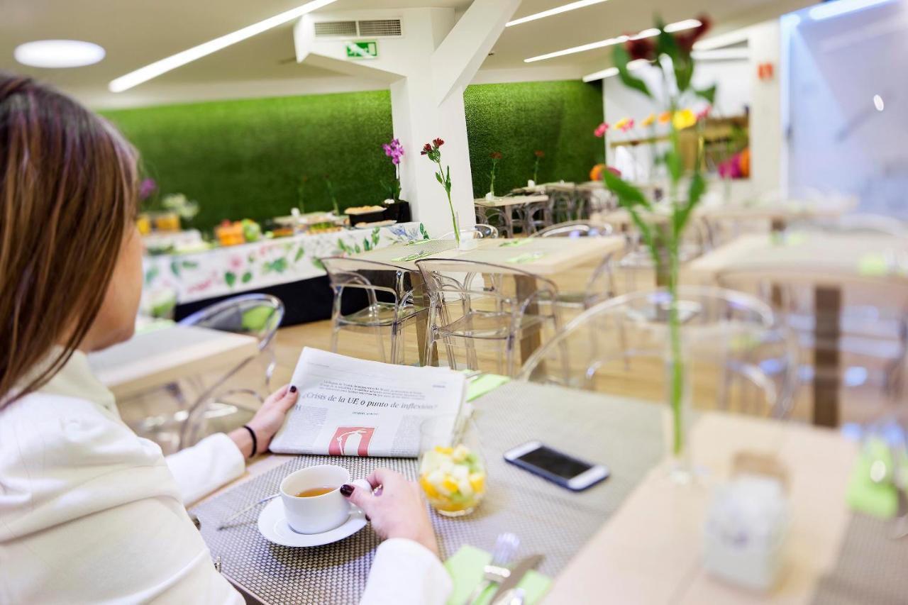Apartosuites Jardines De Sabatini Madrid Luaran gambar