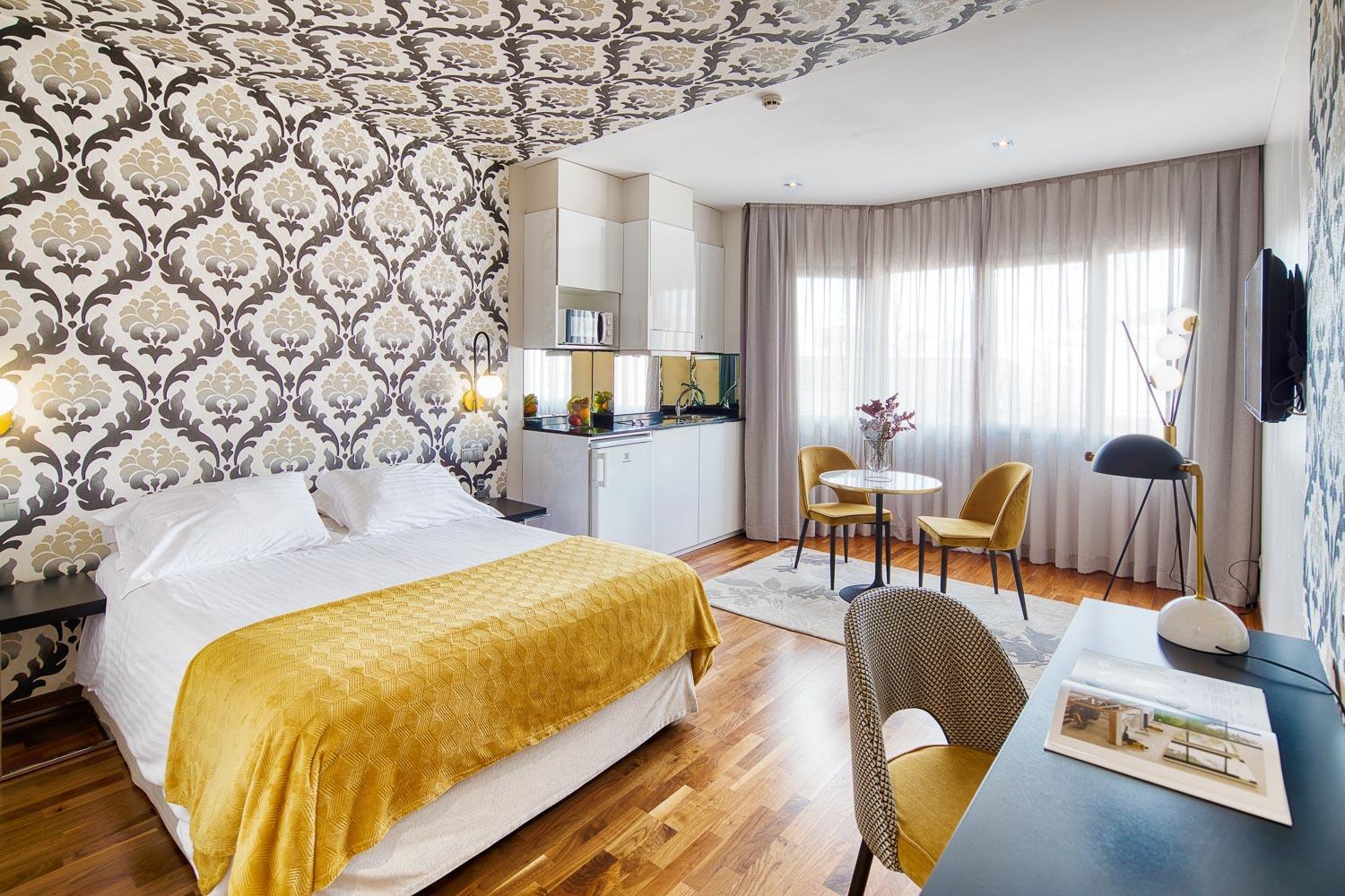 Apartosuites Jardines De Sabatini Madrid Luaran gambar