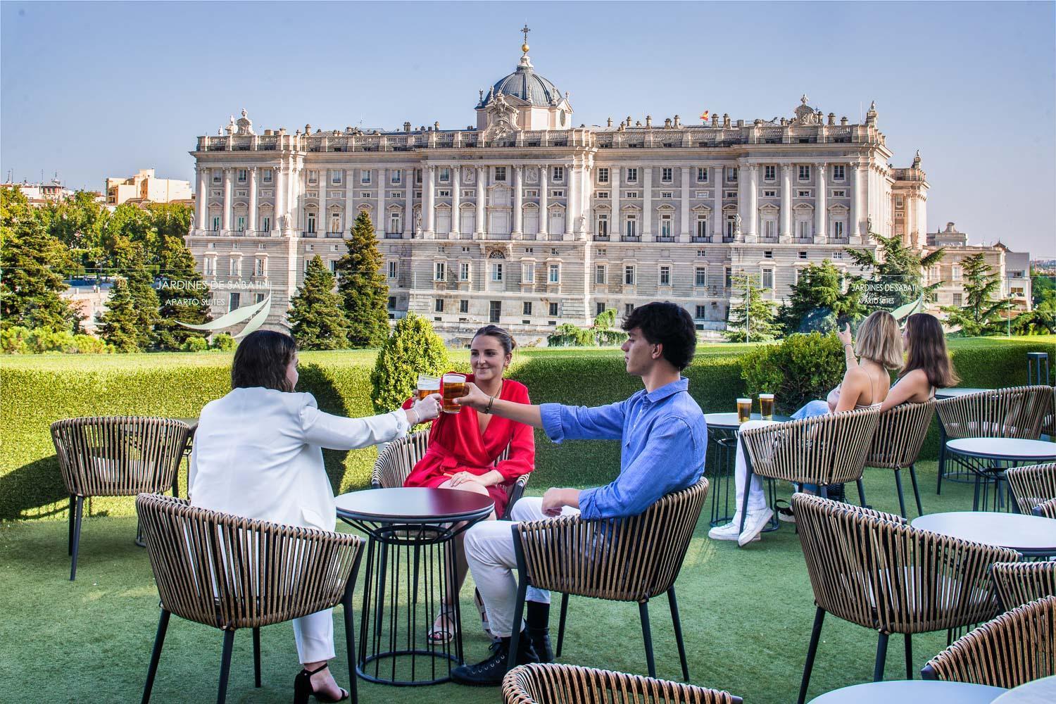 Apartosuites Jardines De Sabatini Madrid Luaran gambar