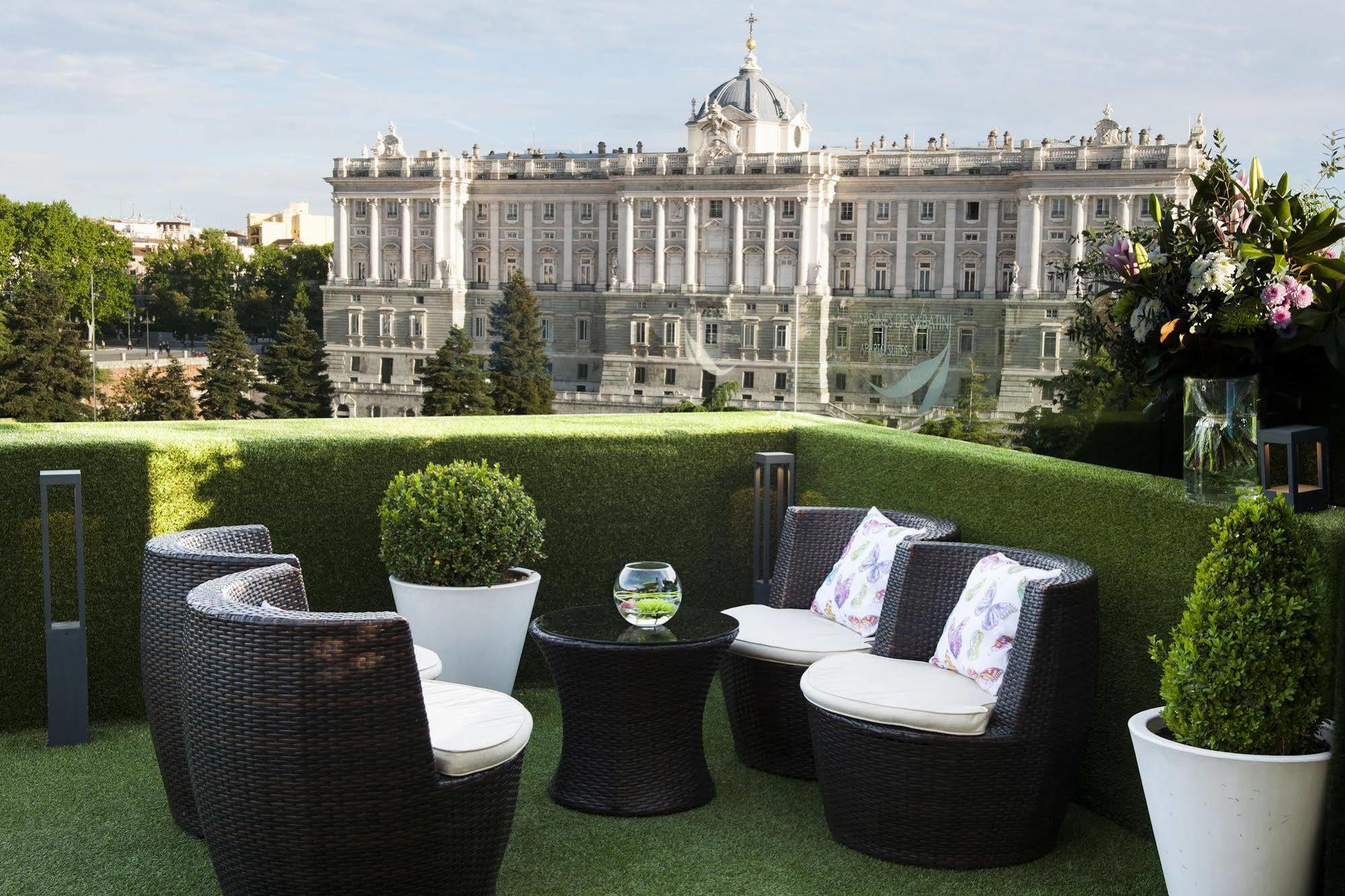 Apartosuites Jardines De Sabatini Madrid Luaran gambar