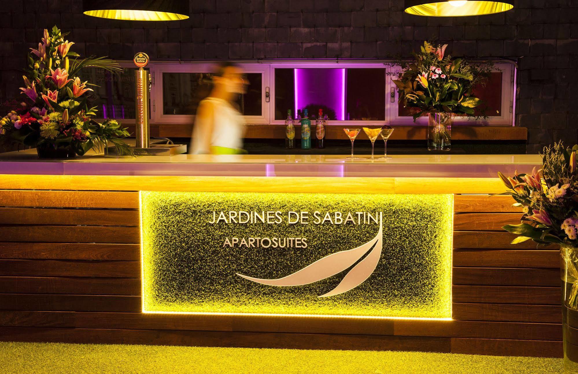 Apartosuites Jardines De Sabatini Madrid Luaran gambar